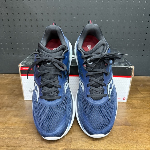 Athletic_Shoes